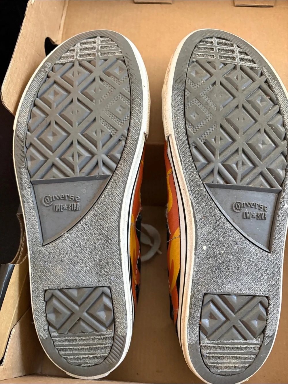 Converse youth size